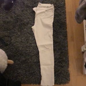 Pimkie White Jeans - rip in knees